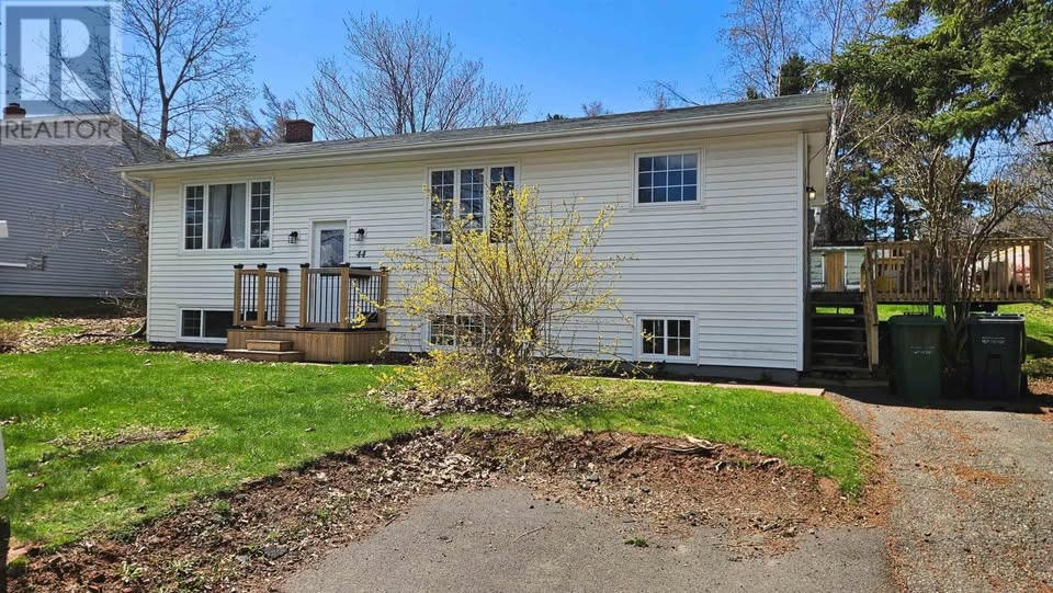 44 Westcomb Crescent - Upper Level