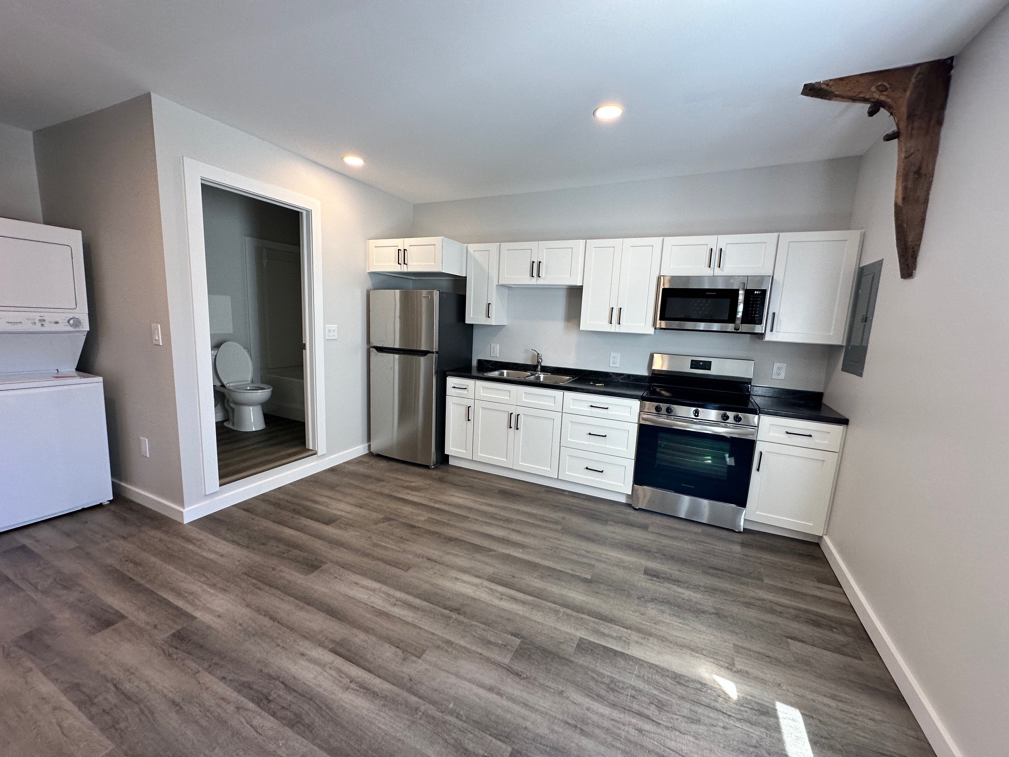 112 Main Street - 205