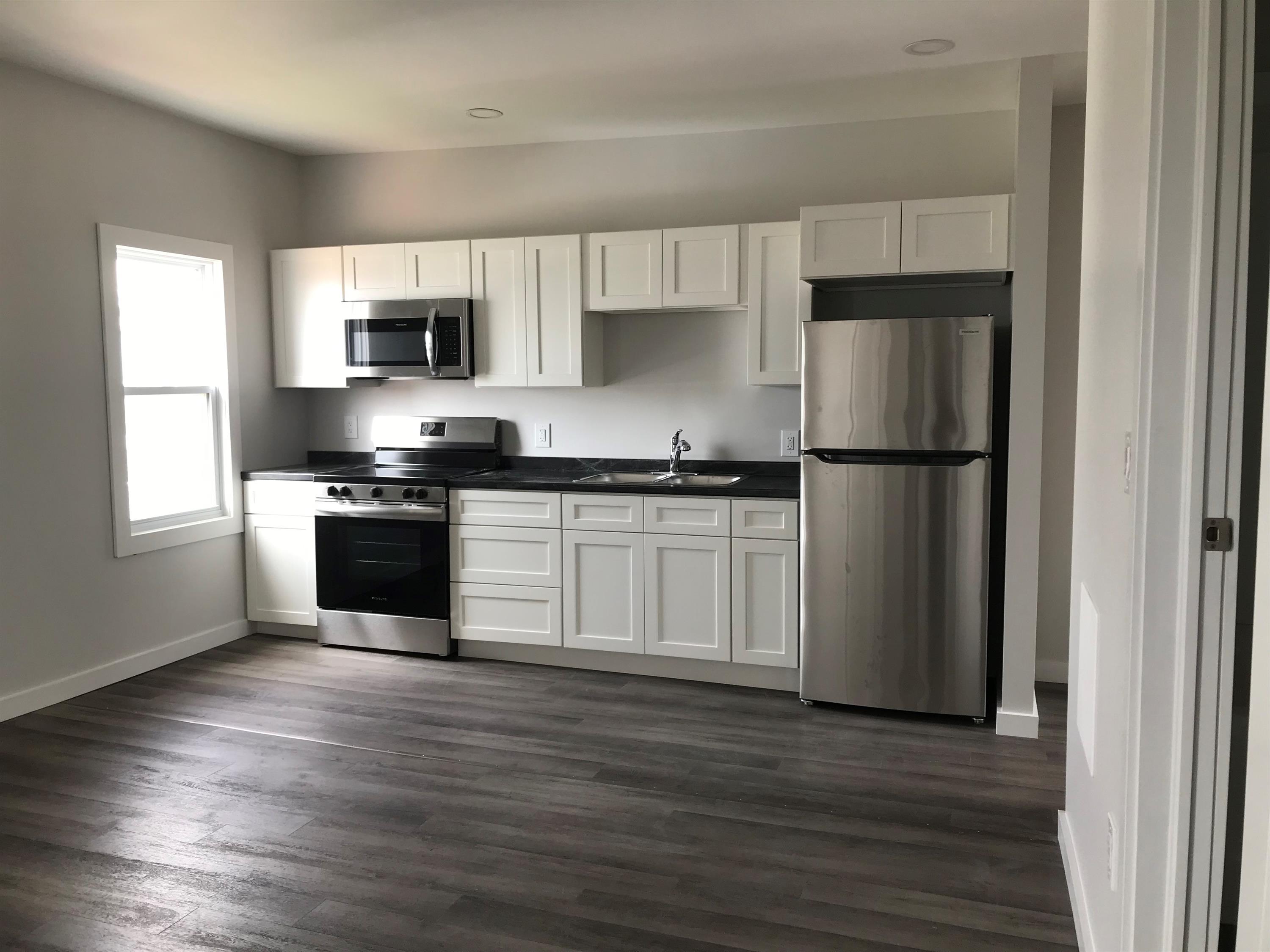 112 Main Street - 204