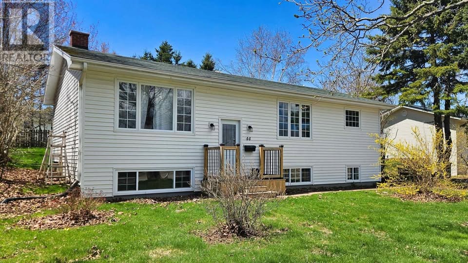 44 Westcomb Crescent - Lower Level